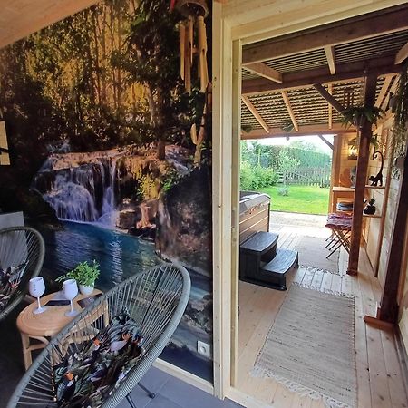 Entre Monts Et Collines B&B Et Spa En Option Exterior photo