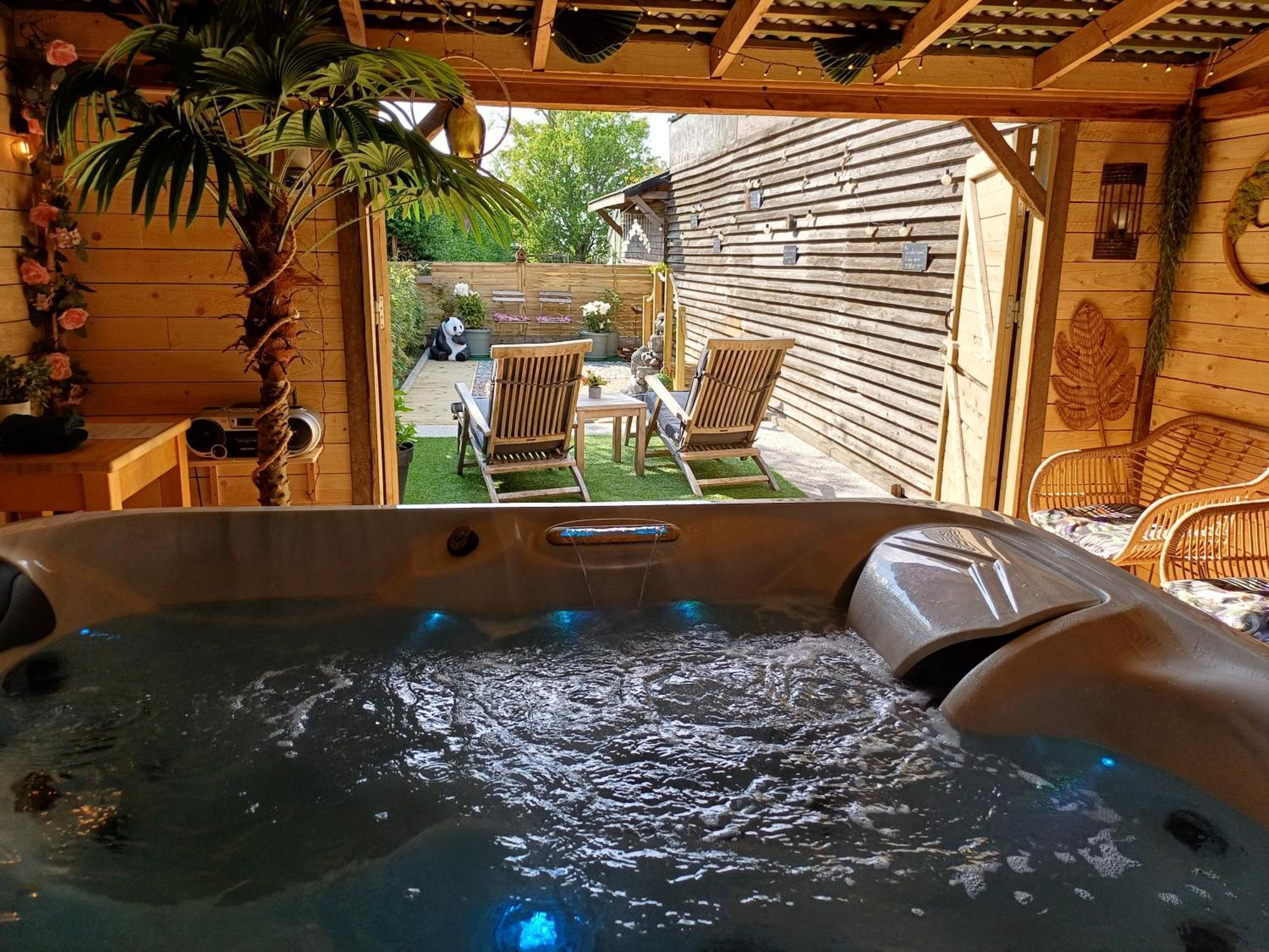Entre Monts Et Collines B&B Et Spa En Option Exterior photo